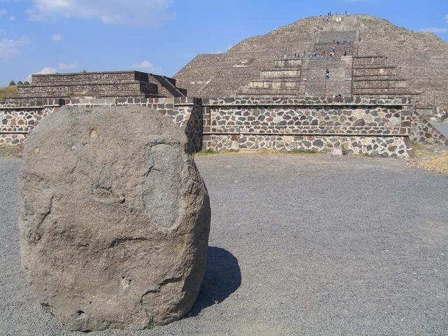 Vista de la pirámide de la luna