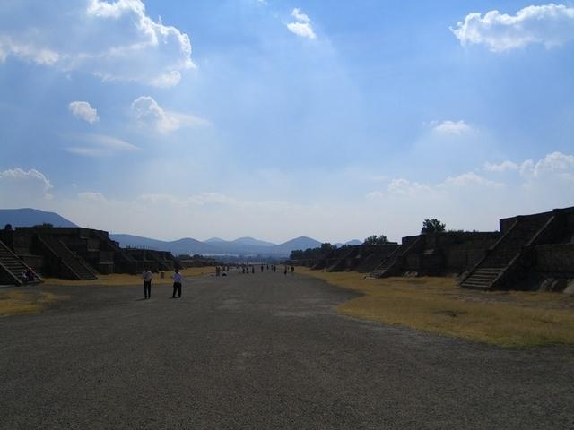 Calzada de los muertos