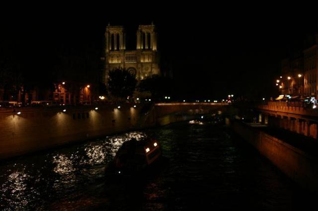 Notre Dame y el Sena, de noche