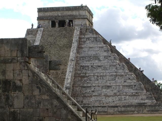 El Castillo