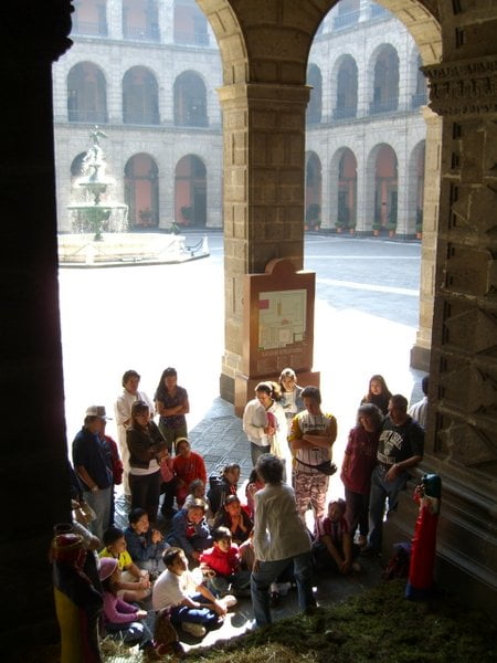 Cuentos en   el Palacio Nacional